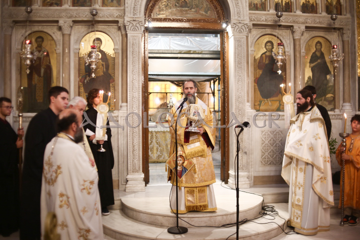 Παρουσία πλήθους πιστών η πρώτη Αρχιερατική Θ. Λειτουργία του Πρωτοσύγκελου της Αρχιεπισκοπής Αθηνών, Επισκόπου Χριστουπόλεως κ. Βαρνάβα 