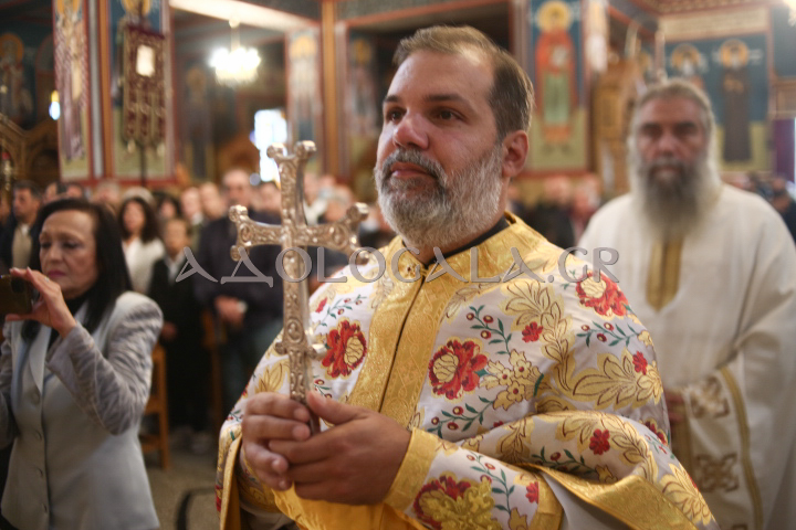 Παρουσία πλήθους πιστών η πρώτη Αρχιερατική Θ. Λειτουργία του Πρωτοσύγκελου της Αρχιεπισκοπής Αθηνών, Επισκόπου Χριστουπόλεως κ. Βαρνάβα 