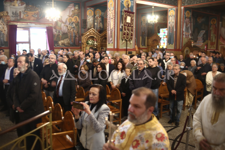 Παρουσία πλήθους πιστών η πρώτη Αρχιερατική Θ. Λειτουργία του Πρωτοσύγκελου της Αρχιεπισκοπής Αθηνών, Επισκόπου Χριστουπόλεως κ. Βαρνάβα 