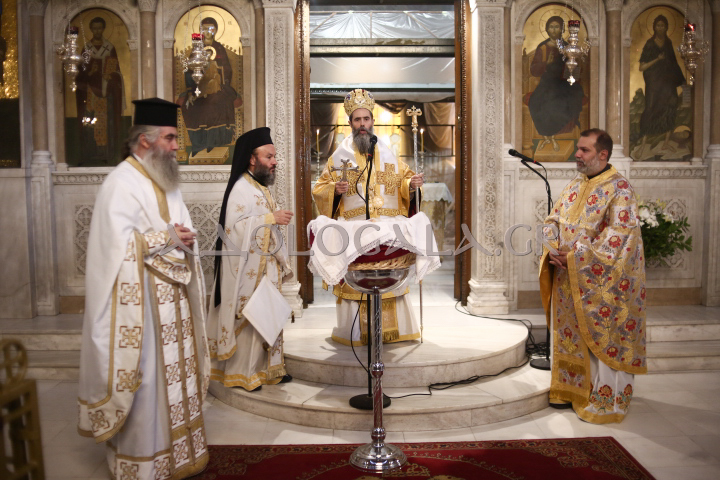 Παρουσία πλήθους πιστών η πρώτη Αρχιερατική Θ. Λειτουργία του Πρωτοσύγκελου της Αρχιεπισκοπής Αθηνών, Επισκόπου Χριστουπόλεως κ. Βαρνάβα 