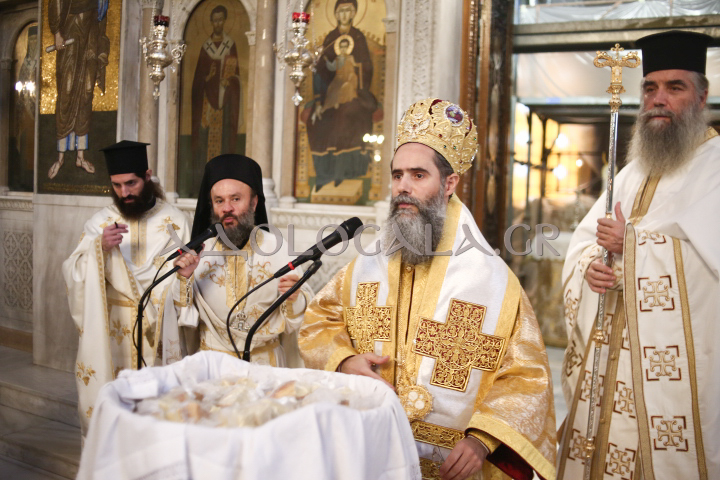 Παρουσία πλήθους πιστών η πρώτη Αρχιερατική Θ. Λειτουργία του Πρωτοσύγκελου της Αρχιεπισκοπής Αθηνών, Επισκόπου Χριστουπόλεως κ. Βαρνάβα 