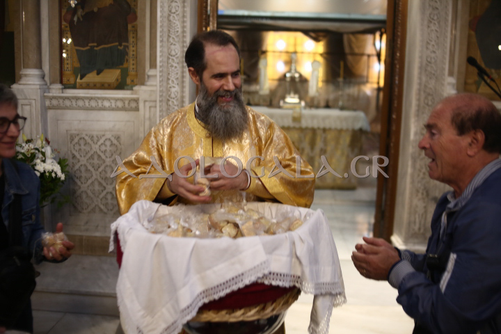 Παρουσία πλήθους πιστών η πρώτη Αρχιερατική Θ. Λειτουργία του Πρωτοσύγκελου της Αρχιεπισκοπής Αθηνών, Επισκόπου Χριστουπόλεως κ. Βαρνάβα 
