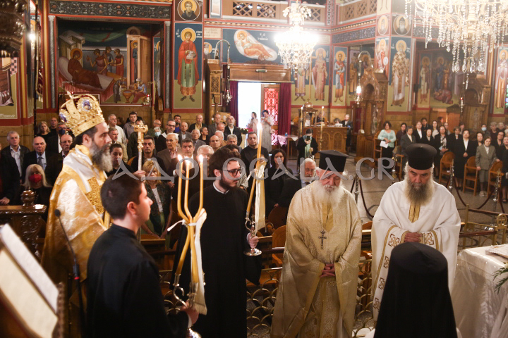 Παρουσία πλήθους πιστών η πρώτη Αρχιερατική Θ. Λειτουργία του Πρωτοσύγκελου της Αρχιεπισκοπής Αθηνών, Επισκόπου Χριστουπόλεως κ. Βαρνάβα 