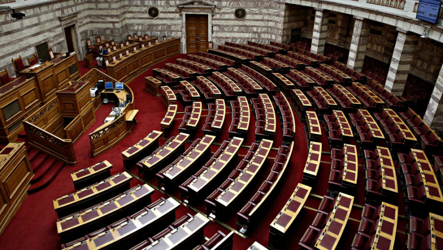 Με «βαριά» ατζέντα στη Βουλή