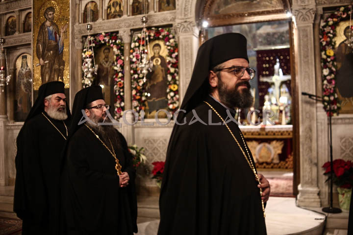 Λαμπρός Εσπερινός για την Ιερά Μνήμη του Αγίου Ελευθερίου στο Γκύζη (Εικόνες)