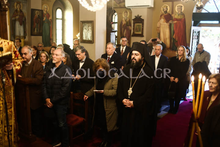 Δισαρχιερατική Θεία Λειτουργία για τον Άγιο Νικόλαο στον Ι.Ν. Αγίου Νικολάου Πτωχοκομείου Αθηνών (Εικόνες)