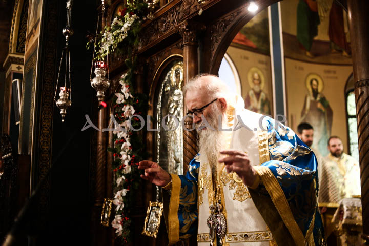 Δισαρχιερατική Θεία Λειτουργία για τον Άγιο Νικόλαο στον Ι.Ν. Αγίου Νικολάου Πτωχοκομείου Αθηνών (Εικόνες)