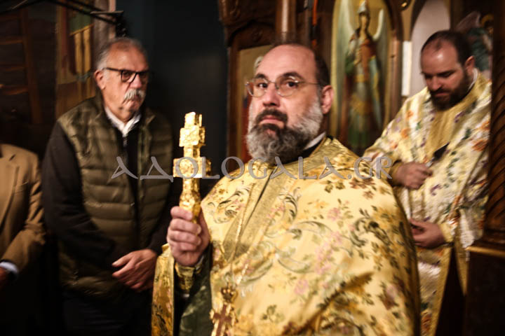 Δισαρχιερατική Θεία Λειτουργία για τον Άγιο Νικόλαο στον Ι.Ν. Αγίου Νικολάου Πτωχοκομείου Αθηνών (Εικόνες)