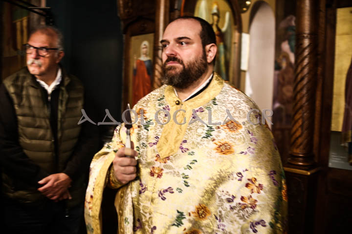Δισαρχιερατική Θεία Λειτουργία για τον Άγιο Νικόλαο στον Ι.Ν. Αγίου Νικολάου Πτωχοκομείου Αθηνών (Εικόνες)