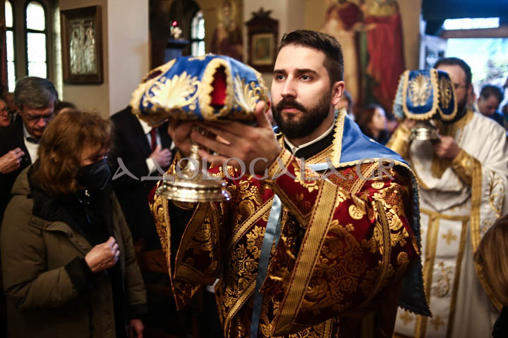 Δισαρχιερατική Θεία Λειτουργία για τον Άγιο Νικόλαο στον Ι.Ν. Αγίου Νικολάου Πτωχοκομείου Αθηνών (Εικόνες)