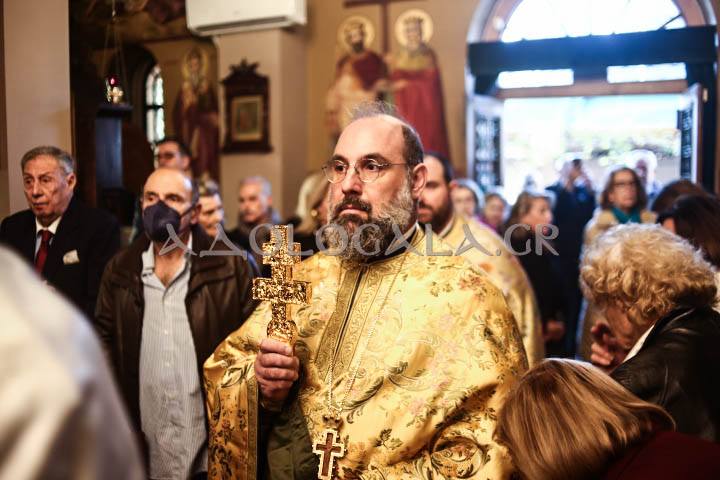 Δισαρχιερατική Θεία Λειτουργία για τον Άγιο Νικόλαο στον Ι.Ν. Αγίου Νικολάου Πτωχοκομείου Αθηνών (Εικόνες)