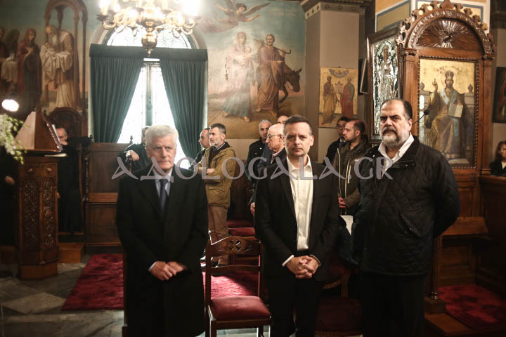 Δισαρχιερατική Θεία Λειτουργία για τον Άγιο Νικόλαο στον Ι.Ν. Αγίου Νικολάου Πτωχοκομείου Αθηνών (Εικόνες)