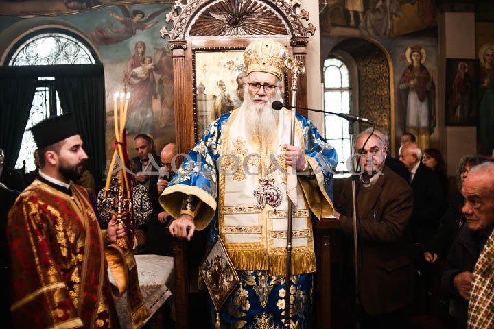 Δισαρχιερατική Θεία Λειτουργία για τον Άγιο Νικόλαο στον Ι.Ν. Αγίου Νικολάου Πτωχοκομείου Αθηνών (Εικόνες)