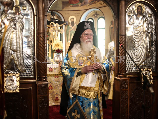 Δισαρχιερατική Θεία Λειτουργία για τον Άγιο Νικόλαο στον Ι.Ν. Αγίου Νικολάου Πτωχοκομείου Αθηνών (Εικόνες)