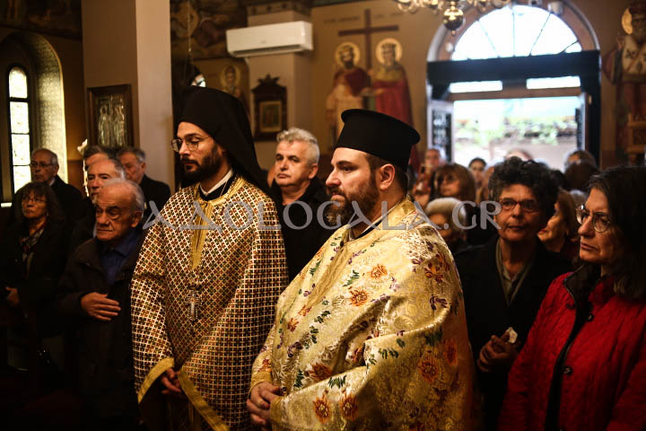 Δισαρχιερατική Θεία Λειτουργία για τον Άγιο Νικόλαο στον Ι.Ν. Αγίου Νικολάου Πτωχοκομείου Αθηνών (Εικόνες)