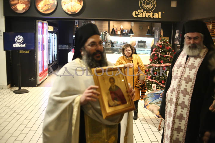 Αρχιερατικός Εσπερινός για τον Προστάτη του Αντικαρκινικού Νοσοκομείου Αθηνών, Άγιο Σάββα τον Ηγιασμένο (Εικόνες)
