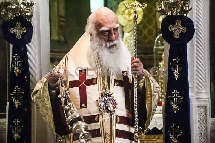 Νέας Σμύρνης Συμεών στην Θεία Λειτουργία της Αγίας Βαρβάρας π. Φαλήρου: Δεν είναι οι άντρες πάνω από τις γυναίκες, ούτε και οι γυναίκες κατώτερες από τους άντρες. Υπάρχει ομοτιμία, ισοτιμία ανάμεσα στα δύο φύλλα