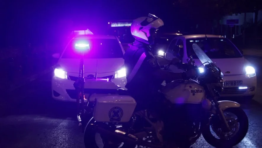 Τους «τσίμπησαν» αστυνομικοί την ώρα που προσπαθούσαν να κλέψουν δίκυκλο στα Πατήσια