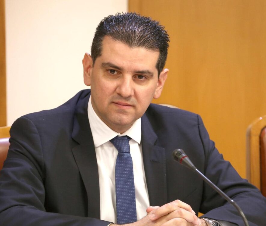 Ο Υπουργός Ενέργειας, Εμπορίου και Βιομηχανίας κ. Μιχάλης Δαμιανός αναχωρεί σήμερα Δευτέρα, 5 Ιανουαρίου 2026, για το Παρίσι, όπου θα εκπροσωπήσει τον Πρόεδρο της Δημοκρατίας στην αυριανή Σύνοδο του «Συνασπισμού των Προθύμων» (Coalition of the Willing) για την Ουκρανία. Τη Σύνοδο, που θα πραγματοποιηθεί στο Προεδρικό Μέγαρο της Γαλλικής Δημοκρατίας, συγκάλεσε ο Γάλλος Πρόεδρος κ. Emmanuel Macron. Ο κ. Δαμιανός επιστρέφει στην Κύπρο την Τετάρτη, 7 Ιανουαρίου 2026.