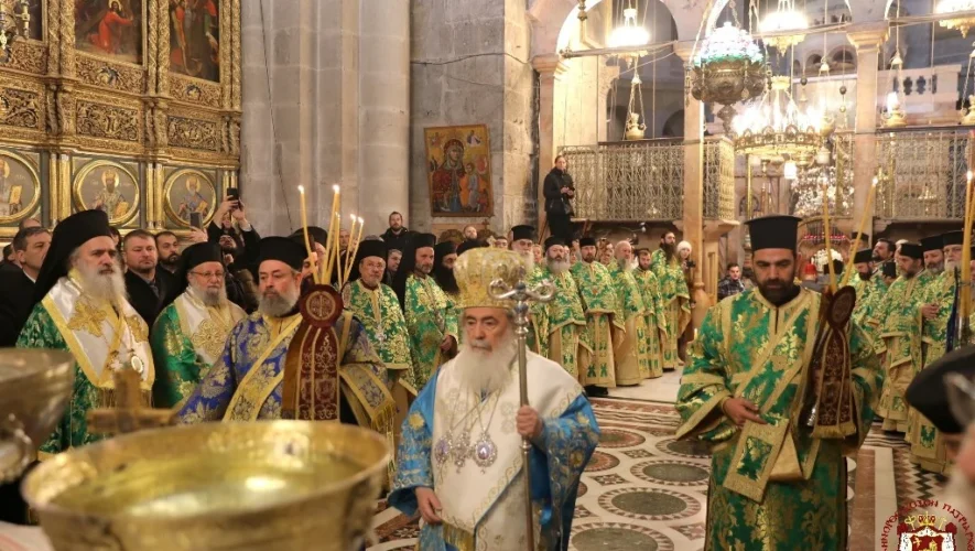 Με κατάνυξη και λαμπρότητα εορτάστηκαν τα Θεοφάνεια 2026 στο Πατριαρχείο Ιεροσολύμων, με Μέγα Αγιασμό και πανηγυρική Θεία Λειτουργία.
