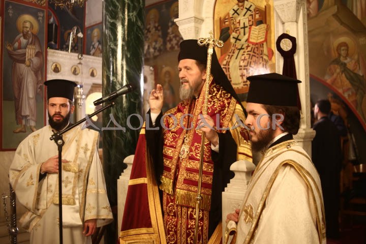 Λαμπρός Εσπερινός για τον Άγιο Τρύφωνα στην Τερψιθέα Άνω Γλυφάδας (Εικόνες)