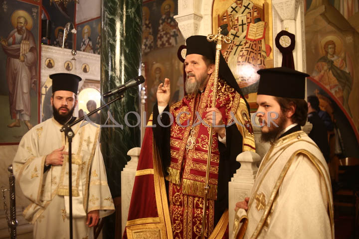 Λαμπρός Εσπερινός για τον Άγιο Τρύφωνα στην Τερψιθέα Άνω Γλυφάδας (Εικόνες)