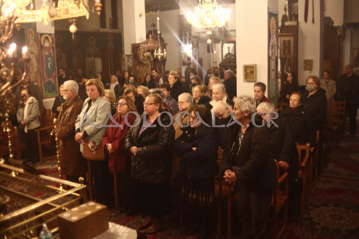 Παρουσία πλήθους πιστών η Ιερά Λιτάνευση της Εικόνας των Τριών Ιεραρχών στην Καισαριανή (Εικόνες)