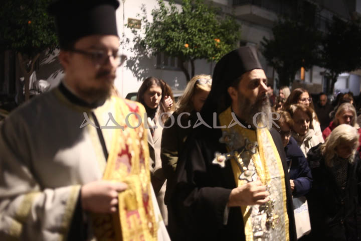 Παρουσία πλήθους πιστών η Ιερά Λιτάνευση της Εικόνας των Τριών Ιεραρχών στην Καισαριανή (Εικόνες)