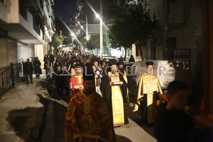 Παρουσία πλήθους πιστών η Ιερά Λιτάνευση της Εικόνας των Τριών Ιεραρχών στην Καισαριανή (Εικόνες)