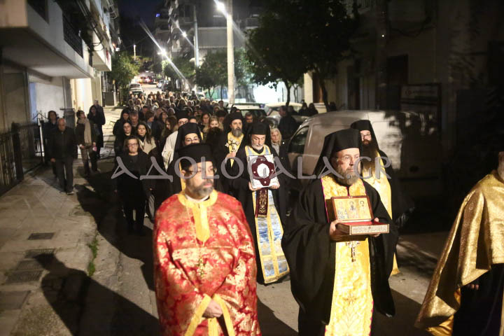 Παρουσία πλήθους πιστών η Ιερά Λιτάνευση της Εικόνας των Τριών Ιεραρχών στην Καισαριανή (Εικόνες)