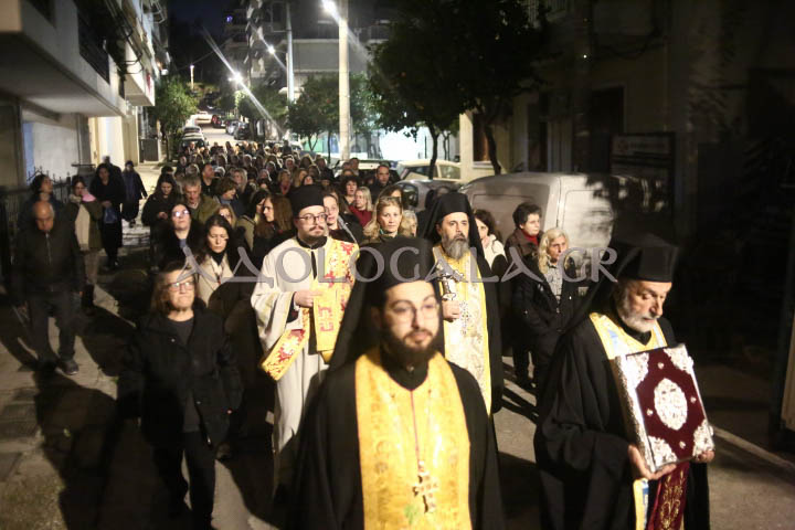 Παρουσία πλήθους πιστών η Ιερά Λιτάνευση της Εικόνας των Τριών Ιεραρχών στην Καισαριανή (Εικόνες)