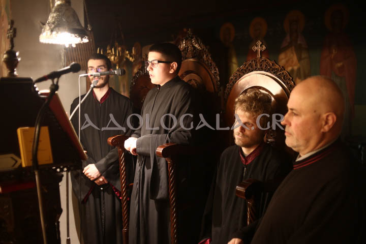 Παρουσία πλήθους πιστών η Ιερά Λιτάνευση της Εικόνας των Τριών Ιεραρχών στην Καισαριανή (Εικόνες)