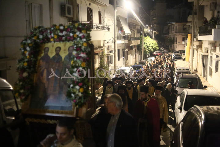 Παρουσία πλήθους πιστών η Ιερά Λιτάνευση της Εικόνας των Τριών Ιεραρχών στην Καισαριανή (Εικόνες)
