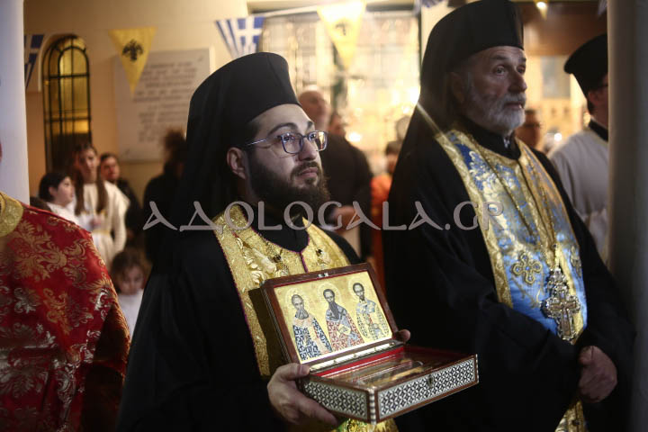Παρουσία πλήθους πιστών η Ιερά Λιτάνευση της Εικόνας των Τριών Ιεραρχών στην Καισαριανή (Εικόνες)