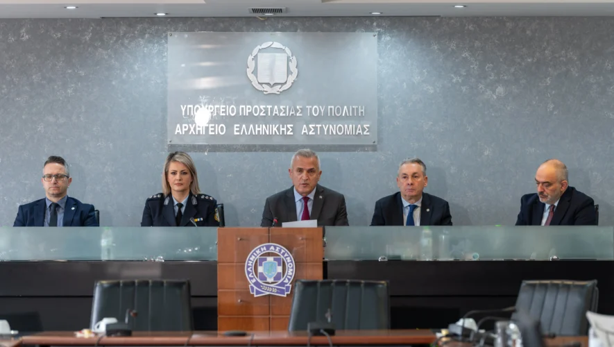 Πολυεπίπεδη, με αυστηρή ιεραρχική δομή η εγκληματική οργάνωση διακίνησης λαθραίων καπνικών προϊόντων που εξάρθρωσε η ΔΑΟΕ