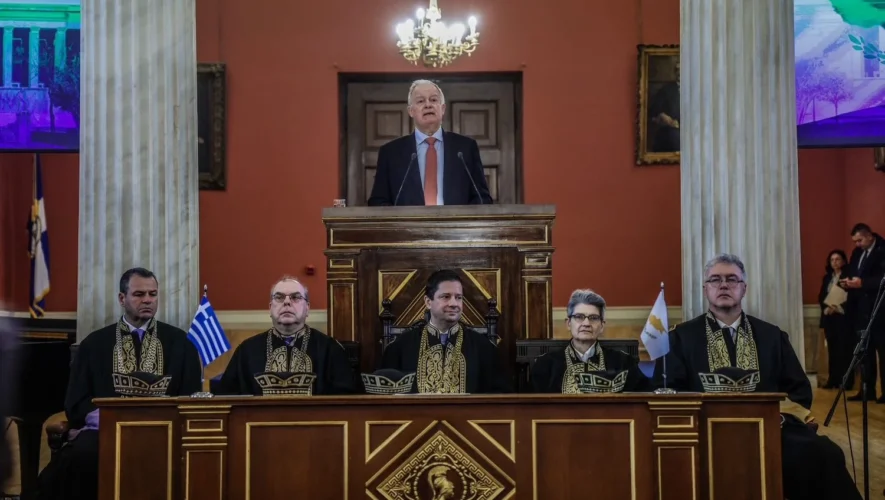 Στην εκδήλωση για το Παράρτημα του ΕΚΠΑ στην Κύπρο παρέστη ο Πρόεδρος της Δημοκρατίας Κωνσταντίνος Τασούλας, τονίζοντας τον ιστορικό δεσμό Ελλάδας και Κύπρου και τον ρόλο της παιδείας στην ενότητα του ελληνισμού.