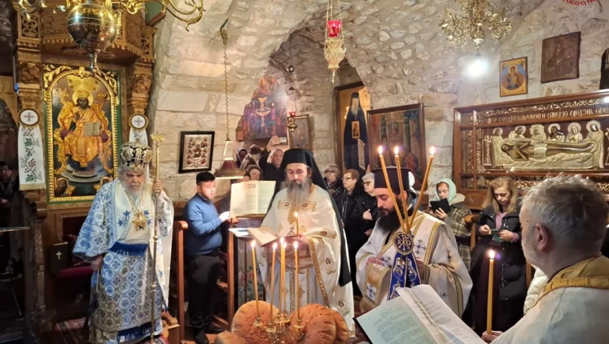 Το Πατριαρχείο Ιεροσολύμων εόρτασε την Υπαπαντή του Κυρίου με πανηγυρικές ακολουθίες στον Ναό Αγίων Κωνσταντίνου και Ελένης και στη Μονή Παναγίας Σεϊδανάγιας, παρουσία του Πατριάρχη Θεοφίλου Γ΄.