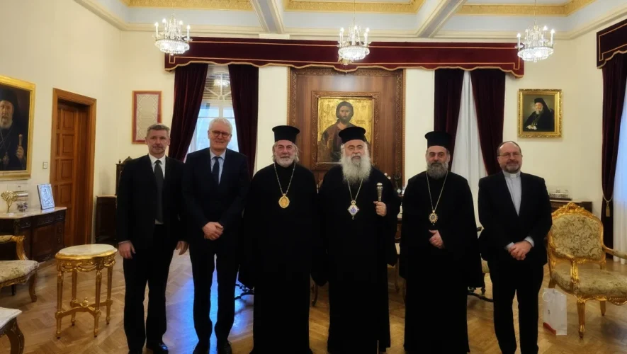 Συνάντηση του Αρχιεπισκόπου Κύπρου Γεωργίου με αντιπροσωπεία του Συμβουλίου Ευρωπαϊκών Εκκλησιών στην Ιερά Αρχιεπισκοπή, με επίκεντρο την Προεδρία της ΕΕ, το Κυπριακό και τον ρόλο των Εκκλησιών στην Ευρώπη.