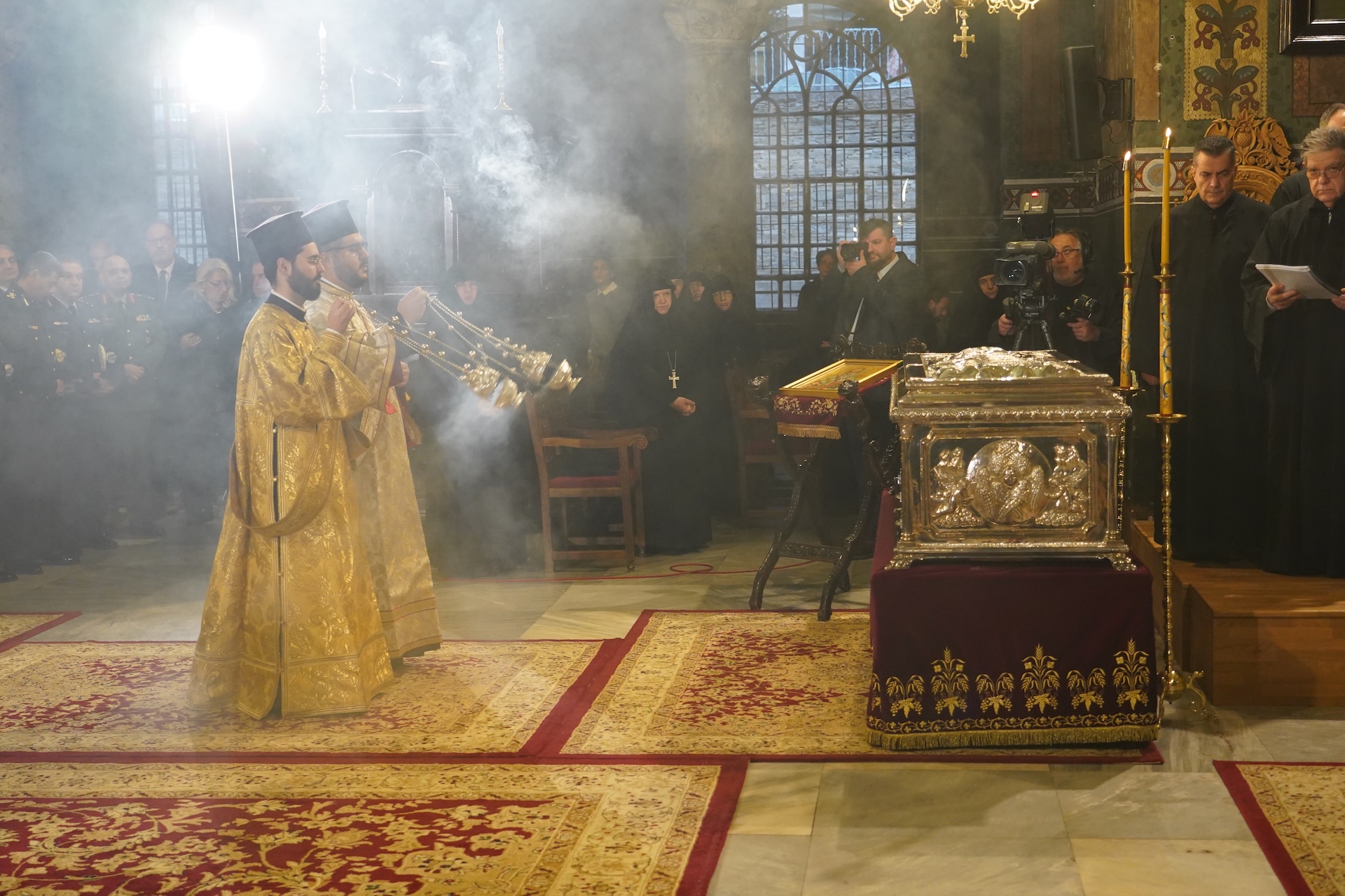 Οικουμενικός: “H Μεγάλη Εκκλησία διαρκώς κενούται, ταπεινούται, μένει κρεμαμένη επί του σταυρού του χρέους”