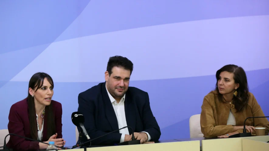 Σε νέα φάση περνά η συνεργασία Υπουργείου Εσωτερικών και Google για την εκπαίδευση δημοσίων υπαλλήλων στην Τεχνητή Νοημοσύνη, με έμφαση στον ψηφιακό μετασχηματισμό και την πρακτική αξιοποίηση της AI έως το τέλος του 2026.