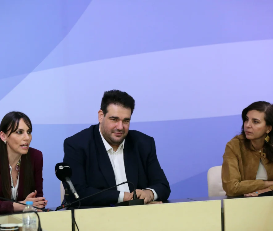 Σε νέα φάση περνά η συνεργασία Υπουργείου Εσωτερικών και Google για την εκπαίδευση δημοσίων υπαλλήλων στην Τεχνητή Νοημοσύνη, με έμφαση στον ψηφιακό μετασχηματισμό και την πρακτική αξιοποίηση της AI έως το τέλος του 2026.
