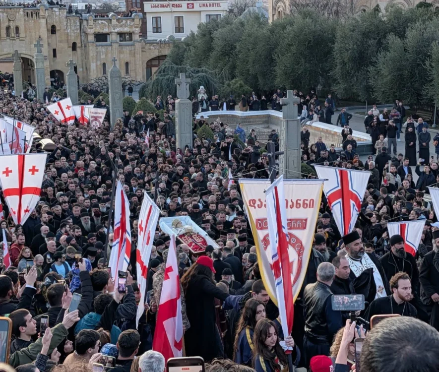 Οι Γεωργιανοί αποτίουν φόρο τιμής στον αείμνηστο Πατριάρχη Ηλία Β' - Ο Πατριάρχης, θα κηδευτεί στον Καθεδρικό Ναό Σιόνι στην Τιφλίδα στις 22 Μαρτίου