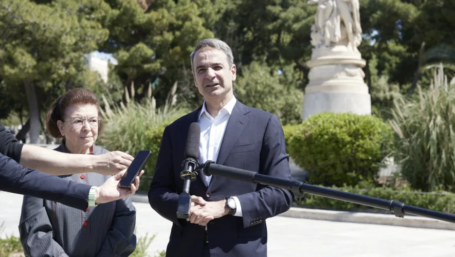 Επίσκεψη του Πρωθυπουργού Κυρ. Μητσοτάκη, στην ανάπλαση της Λ. Βασιλίσσης Όλγας, στο κέντρο της Αθήνας