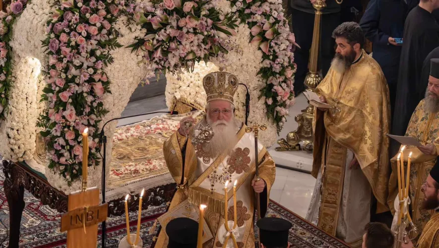 Συνάντηση των Επιταφίων στην παραλία του Βόλου