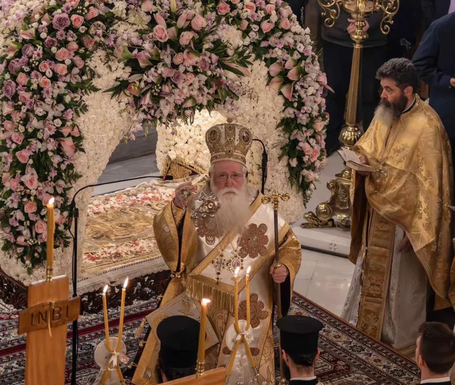 Συνάντηση των Επιταφίων στην παραλία του Βόλου