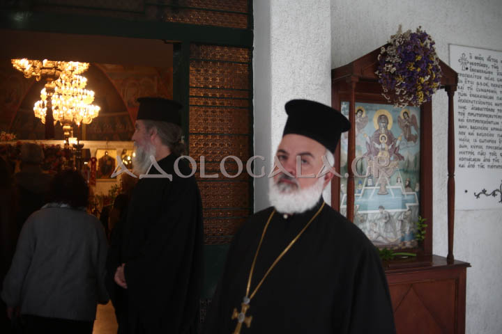Λαμπρός Εσπερινός της Ζωοδόχου Πηγής, στους Τράχωνες Αλίμου Αλίμου (Εικόνες)