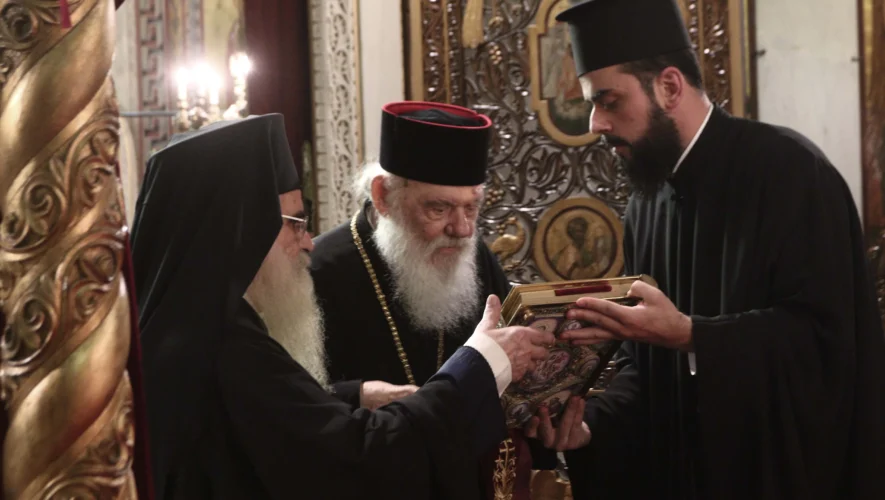 O Arxiepiskopos Ieronymos ston I. N. Agion Konstantinou kai Elenis Omonoias