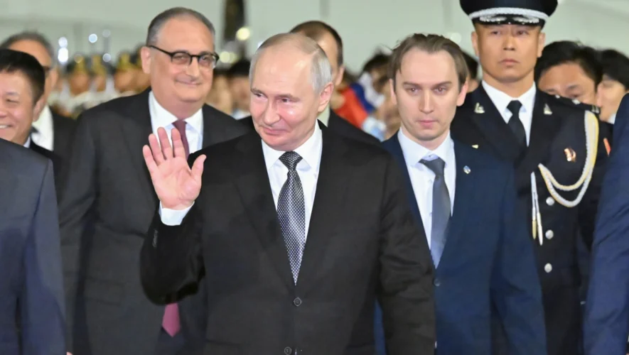 O Rosos proedros Blantimir Poutin eftase stin Kina