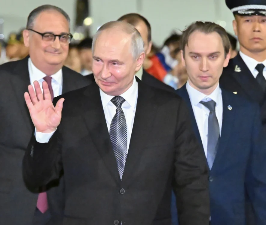 O Rosos proedros Blantimir Poutin eftase stin Kina