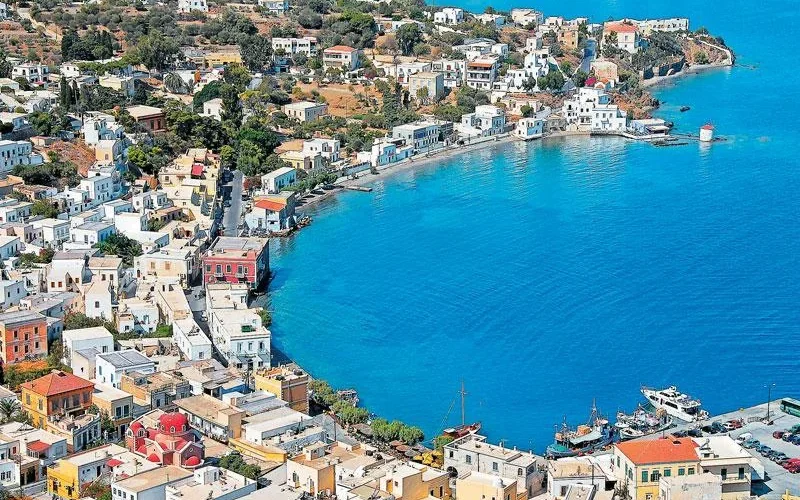 Η Λέρος στα Δωδεκάνησα αποτελεί έναν αυθεντικό ελληνικό προορισμό με πλούσια ιστορία, όμορφες παραλίες, πολιτισμό και γαστρονομία, ιδανικό για ήρεμες διακοπές όλο τον χρόνο.